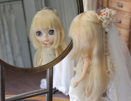 ブライスが着る、NADELLのオーガニックコットンドレス