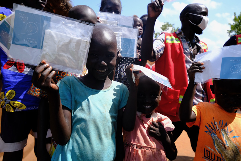 南スーダン難民居住区にNADELLのオーガニックコットンマスクが届きました。